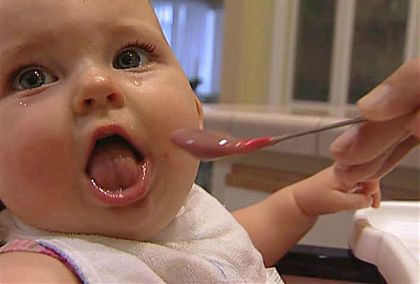 Пюретата нямат място в яденето на бебето до 1 година